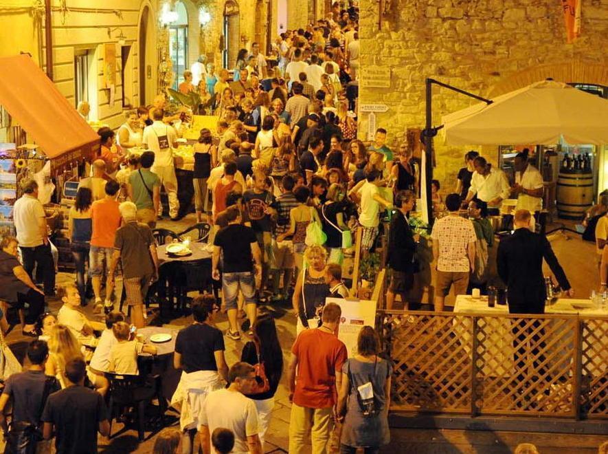 Tre serate  a Suvereto   con  “Sapori tra le mura” tra prodotti locali e musica