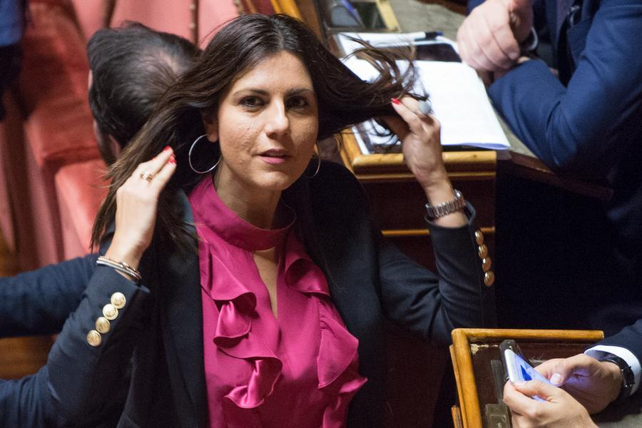 
	La senatrice Daniela Sbrollini

