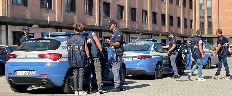 Modena, è finita la caccia ai due killer: erano alla stazione di Reggio 