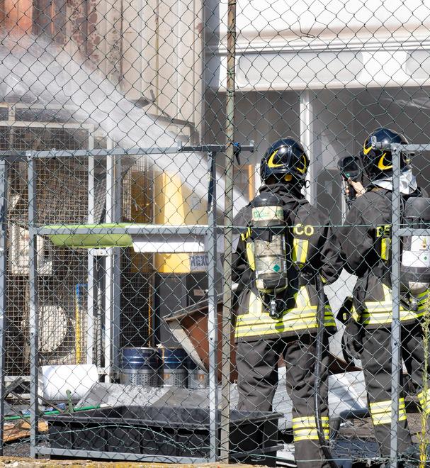 Modena, esplosione nella carrozzeria: un morto e sette operai feriti 