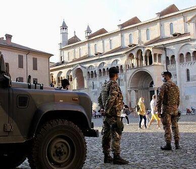 Modena, meno militari per “Strade sicure”. Muzzarelli: «Decisione sbagliata» 