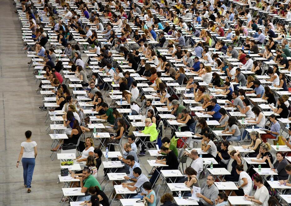 Modena. Concorso per entrare in Comune: 1.500 domande per 22 posizioni 