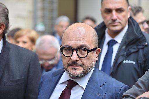 Corridoio Vasariano vandalizzato, il ministro Sangiuliano annuncia "tolleranza zero" per chi imbratta i monumenti