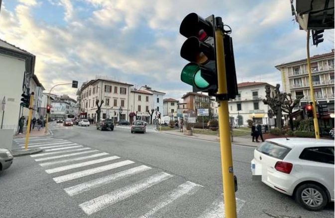 Montecatini, torna attivo lo “spara-multe”: sanzioni oltre i 5 metri dallo stop
