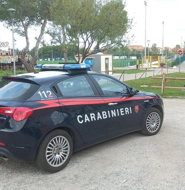 Cecina, si finge un impiegato di banca e deruba una donna di 1.200 euro