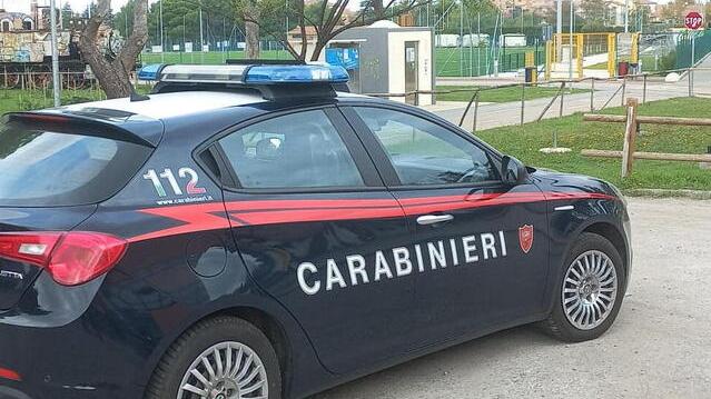 Cecina, si finge un impiegato di banca e deruba una donna di 1.200 euro