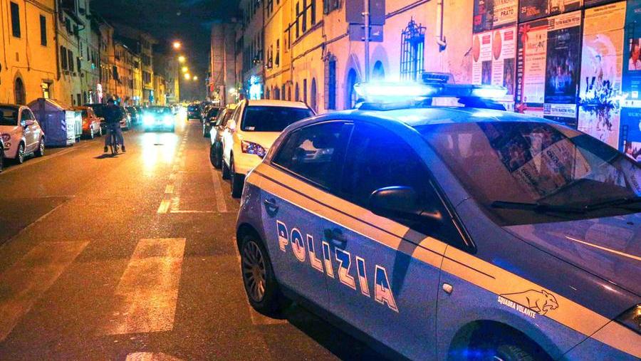 Una volante della polizia (foto d'archivio)