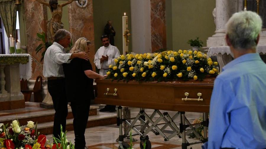 «Non meritava di morire così»: il saluto di Spianate all’uomo aggredito ad Altopascio