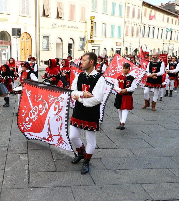 Tutto pronto per il Palio di Pescia, quattro rioni si contendono il cencio 