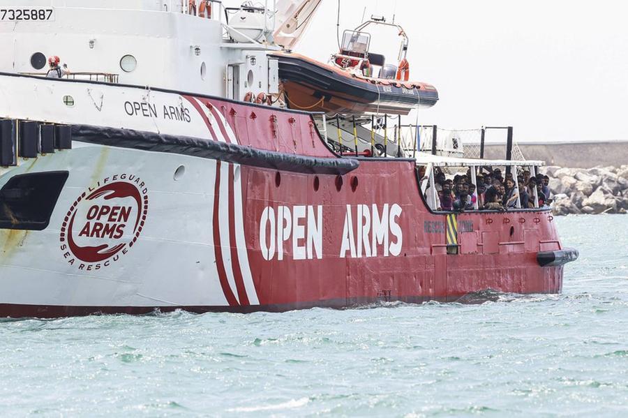 Migranti, Giani: «Sbarchi raddoppiati, in Toscana siamo a 10 in pochi giorni»