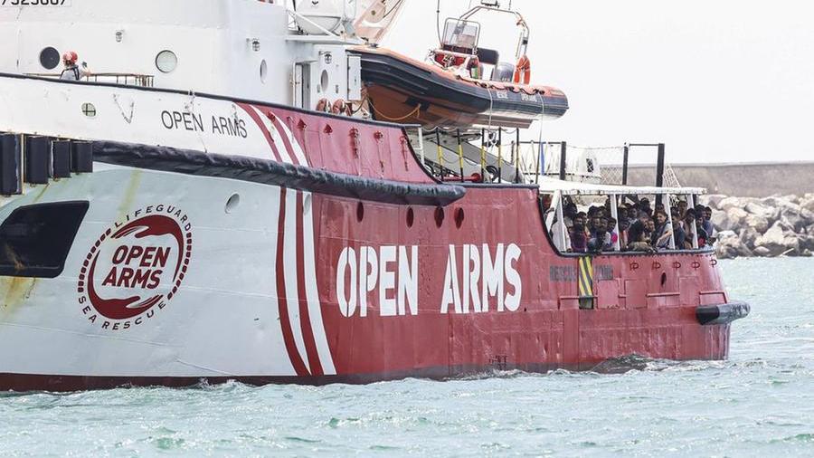 Migranti, Giani: «Sbarchi raddoppiati, in Toscana siamo a 10 in pochi giorni»