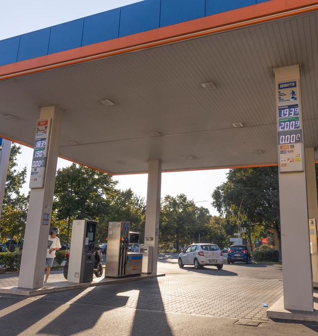 Ecco come risparmiare 35 euro con un  pieno nel Modenese