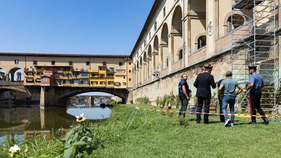 Corridoio Vasariano, i due turisti-vandali saranno stangati: i danni e la cifra che dovranno pagare