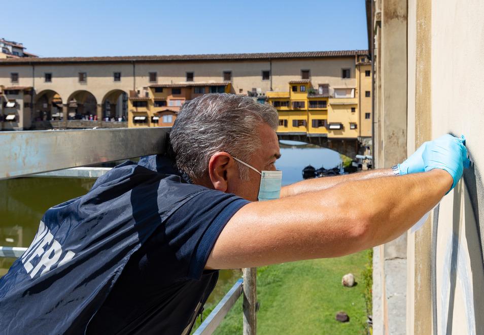 La vernice spray non  se ne va costretti a coprirla con la calce