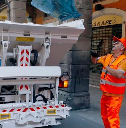 Porta a porta, le voci dei modenesi: dite alla Gazzetta cosa va e cosa no 