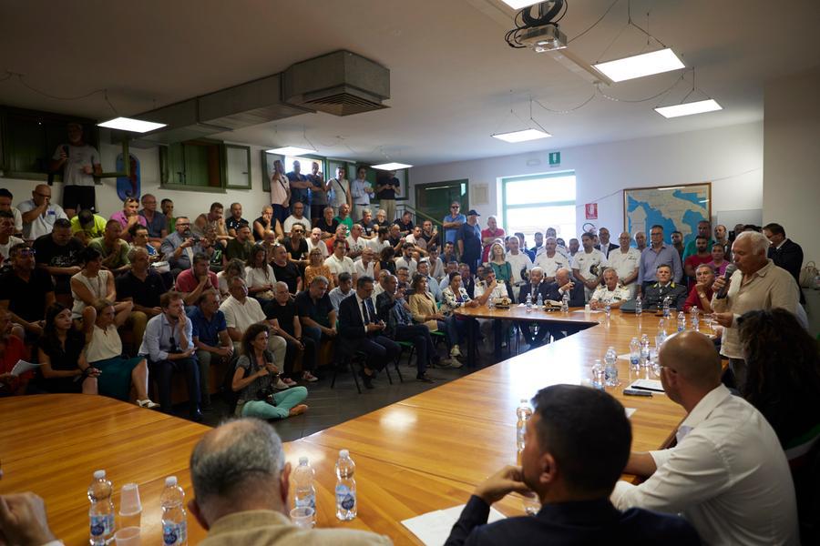 Goro, il “nemico” sul piatto non piace ai pescatori: «Non è una risorsa, tuteliamo la vongola»