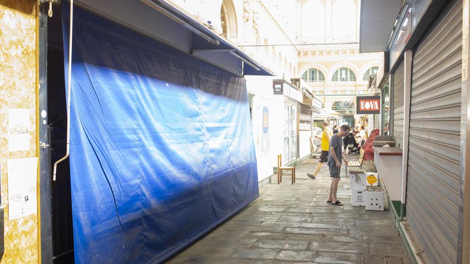 Mercato centrale a Livorno, banchi chiusi e bellezza retrò: «È un gioiello, va valorizzato»