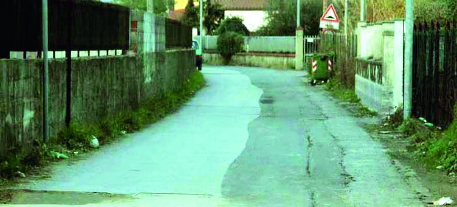 Marina di Massa, la palpeggia dalla moto: denunciato un 49enne