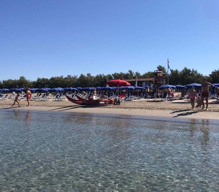 Vada, odissea Punti Azzurri: in fila alle 6 del mattino per avere sdraio e ombrelloni