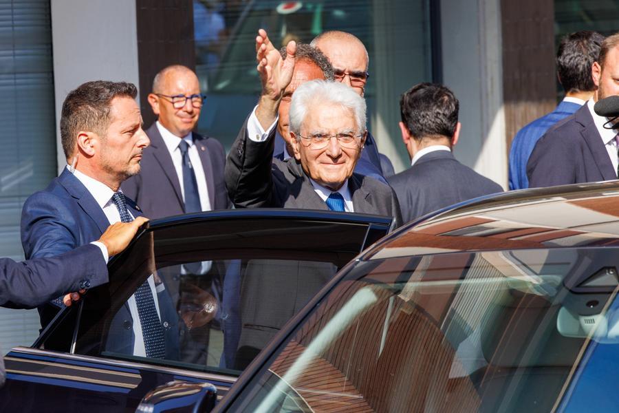Mattarella da Argenta, la gente: «Importante esserci per i valori della democrazia»