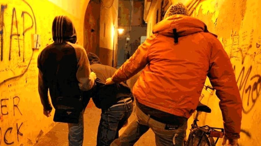 Firenze, i carabinieri arrestano altri due giovani rapinatori a Campo di Marte