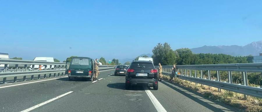 Viareggio, schianto sull’A12: quattro feriti, uno è grave. Coinvolto anche un bambino