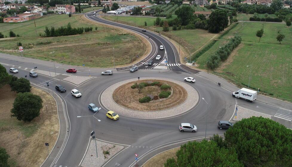 Una veduta dall’alto della nuova bretella che dalla Ss67 porta allo stadio