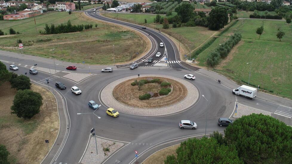 Una veduta dall’alto della nuova bretella che dalla Ss67 porta allo stadio