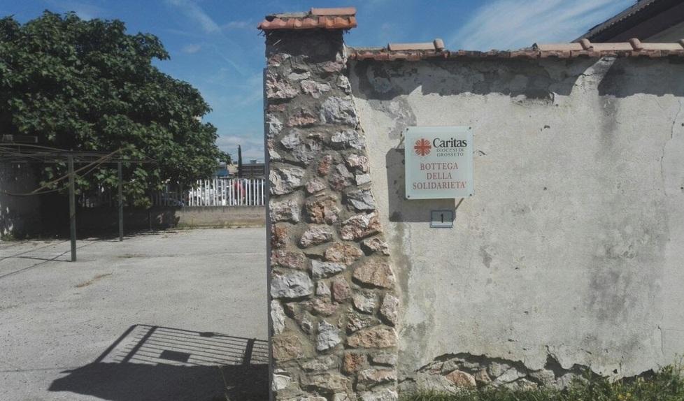 Sos Caritas, bottega della solidarietà: «A settembre sarà boom di accessi»