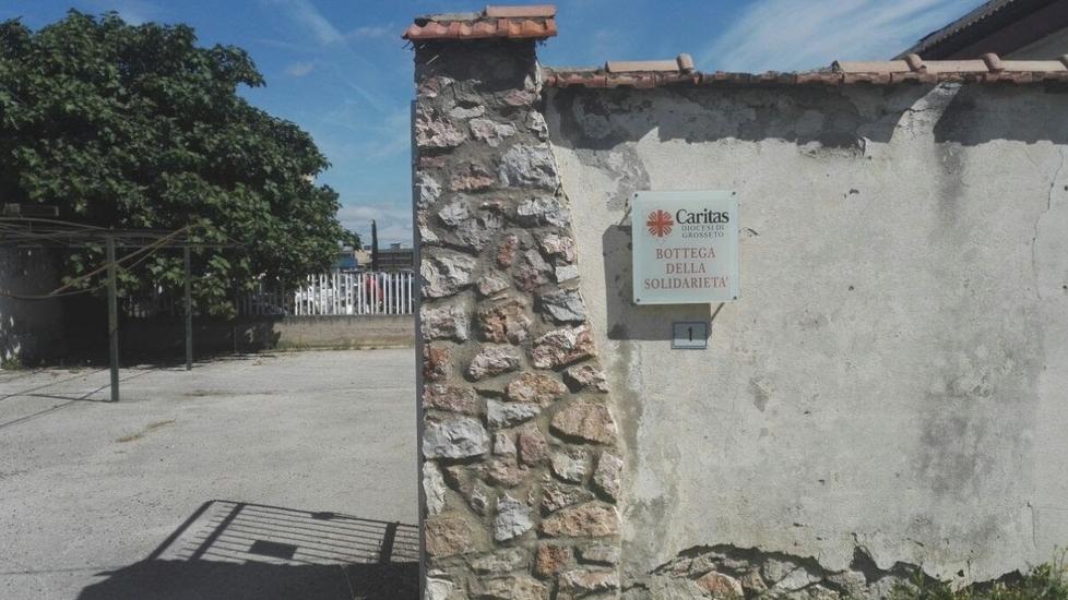 Sos Caritas, bottega della solidarietà: «A settembre sarà boom di accessi»
