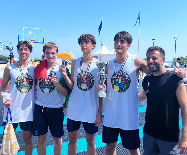 I protagonisti: da sinistra Samuele Valentini, Leonardo Bicicchi, Lorenzo Marinari e Nicholas Lamperi