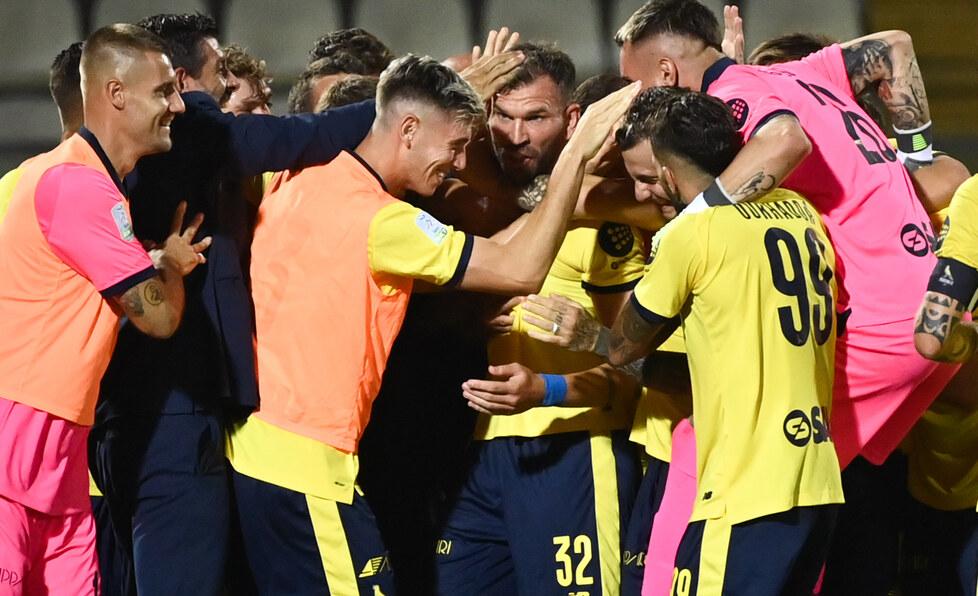 Ci pensa Strizzolo: entra e stende l’Ascoli: per il Modena di Bianco è buona la prima 