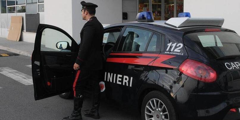 Bomporto, trascinato dall’auto dei truffatori in fuga