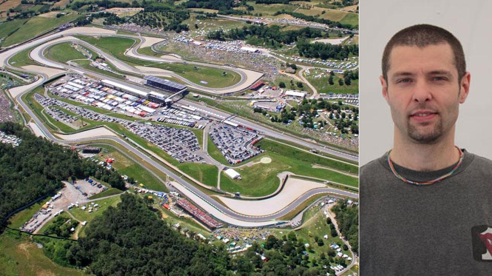 Mugello, morto in pista a 52 anni: il braccio alzato, poi lo schianto. La dinamica chiarita dalle immagini