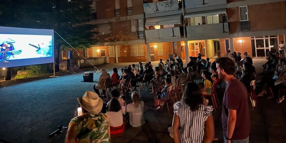 Riparte stasera il Cinema in cortile con una selezione di cortometraggi