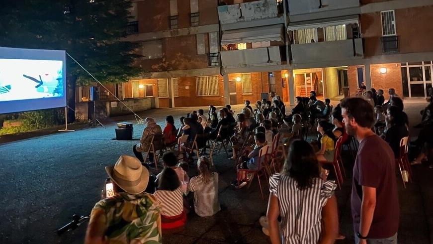Riparte stasera il Cinema in cortile con una selezione di cortometraggi
