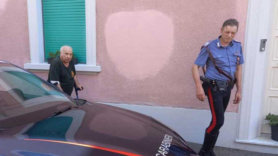 Prato, resta in carcere il pensionato che voleva sparare alla vicina. Perché sarebbe stato il più assurdo degli omicidi