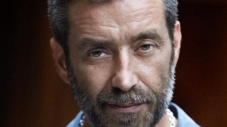 Prima Bugo, poi Daniele Silvestri. La musica dal vivo entra nel clou