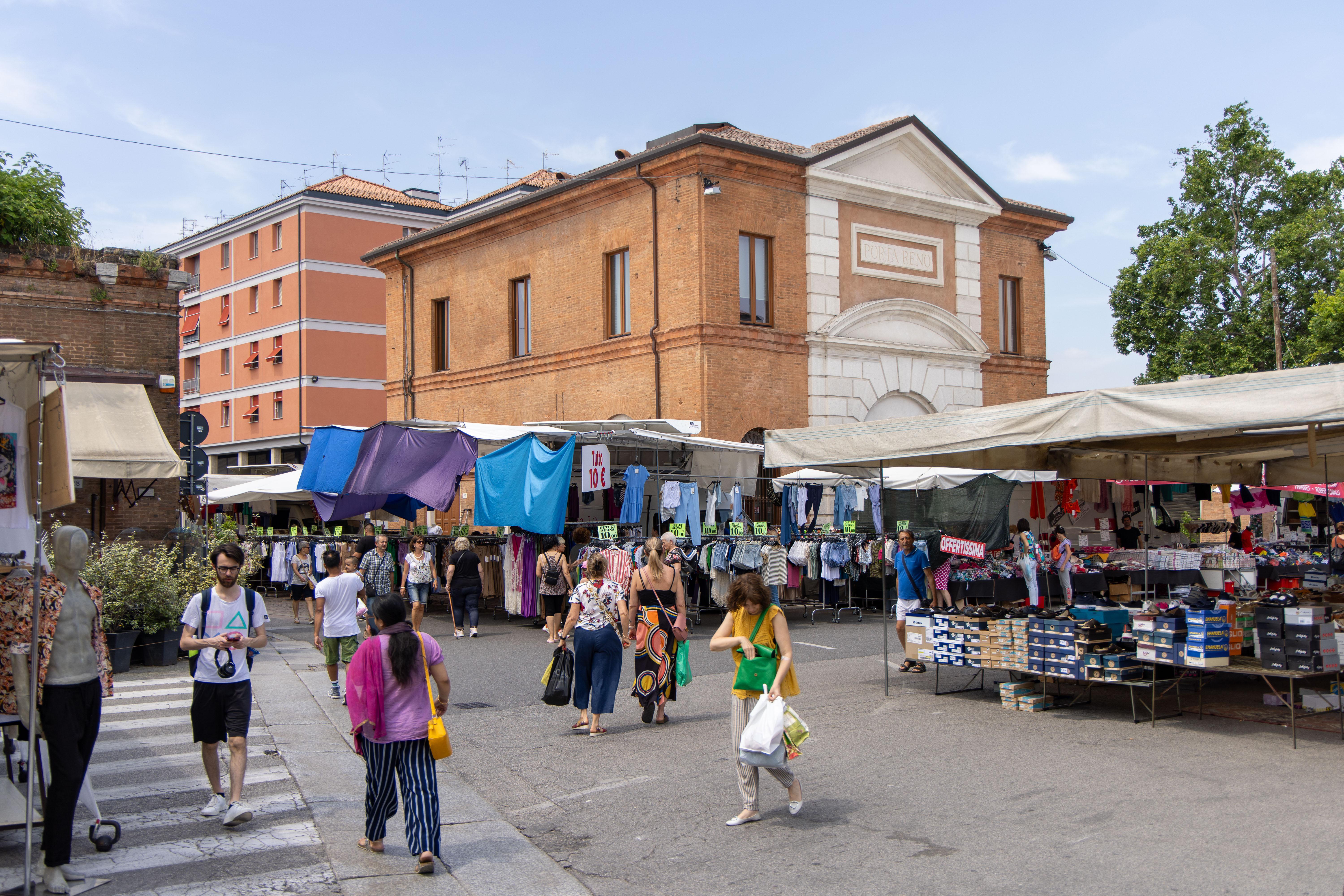 Ferrara. Borseggiate al mercato del lunedì: «Mai immaginata tale destrezza»<br type="_moz" />

