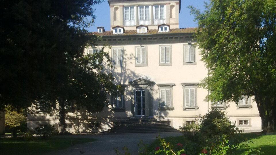 Il popolo rossonero  si ritrova a villa Bottini per la nuova Lucchese