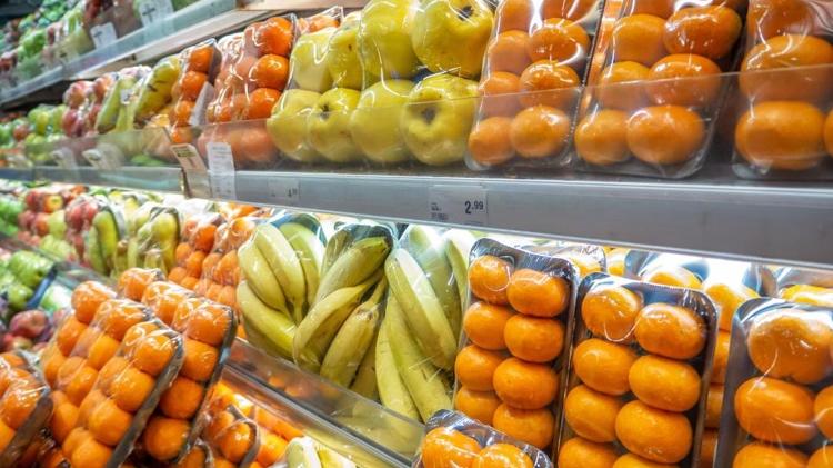 Frutta e verdura, 8 italiani su 10 preferiscono comprarle sfuse