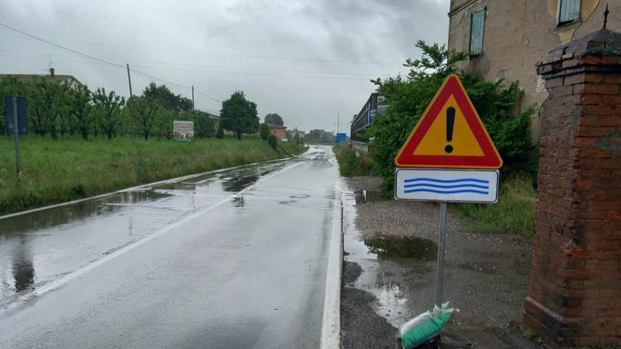 Piogge abbondanti su Modena, nessuna criticità ma la Provincia monitora i tratti di strada danneggiati nei mesi scorsi e il livello dei fiumi