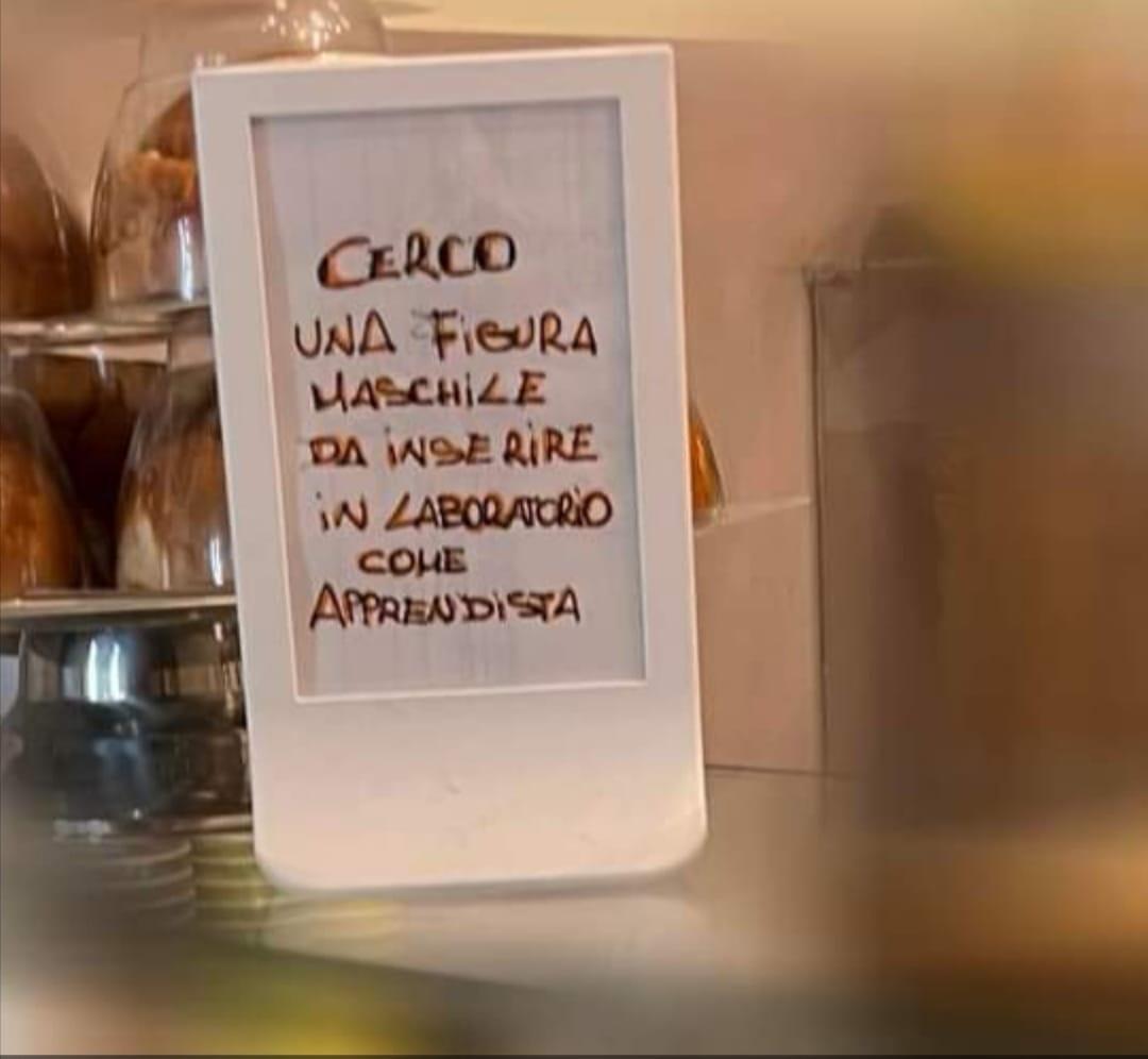 Livorno, bufera sull’annuncio del Caprilli: «Cerchiamo gelataio maschio»