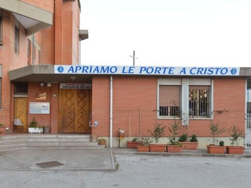 Livorno, protesta contro il prete: «Un minuto e mezzo di campane, ai Sette Santi non si dorme più»