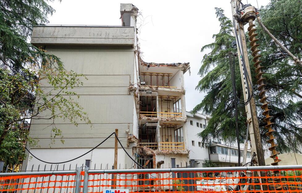 Lavori in corso al liceo Scientifico di Pistoia (foto Nucci)