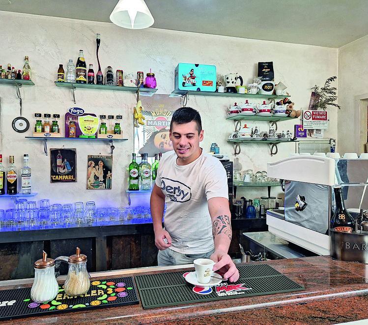 ll titolare del Roy Cafè Michele Giuda 31 anni