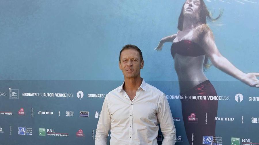 Porno, Siffredi: «Serve più informazione ai giovani e bisogna chiudere i siti gratis»