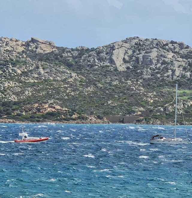 Il maestrale si porta via il Leone, la storica barca finisce sugli scogli 