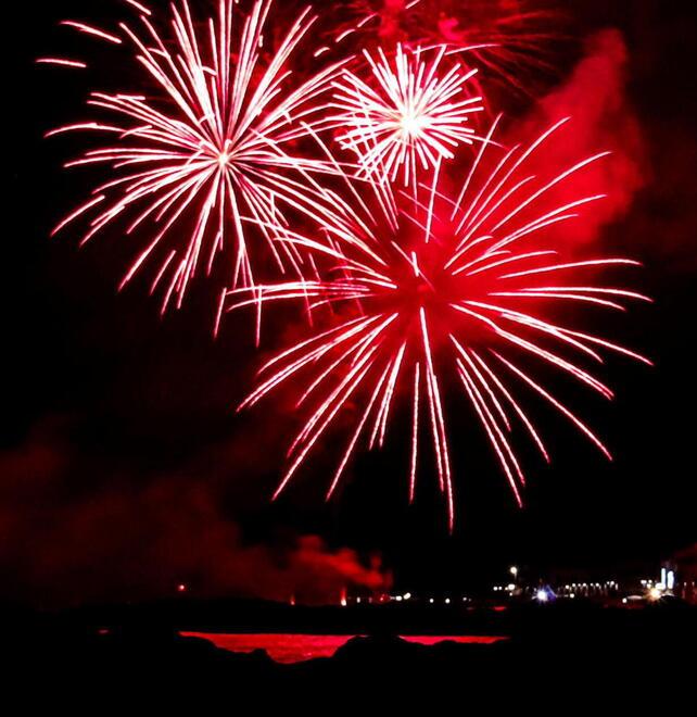 Marina di Pisa, lo show dei fuochi d’artificio per la festa di fine estate<br type="_moz" />
