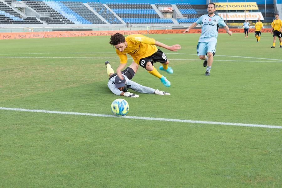 Calcio e beneficenza: Pisa Vip-Ipa e 46ª Aerobrigata in campo per il “Derby del cuoricino”